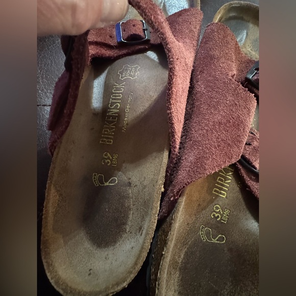 Birkenstock Arizona Burgundy
Suede Sandals size 39 - Picture 4 of 8